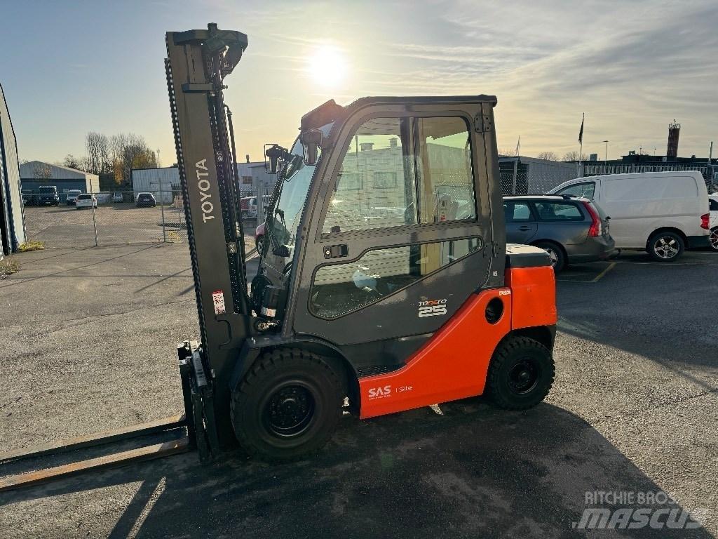 Toyota 52-8FDF25 Diesel Forklifts