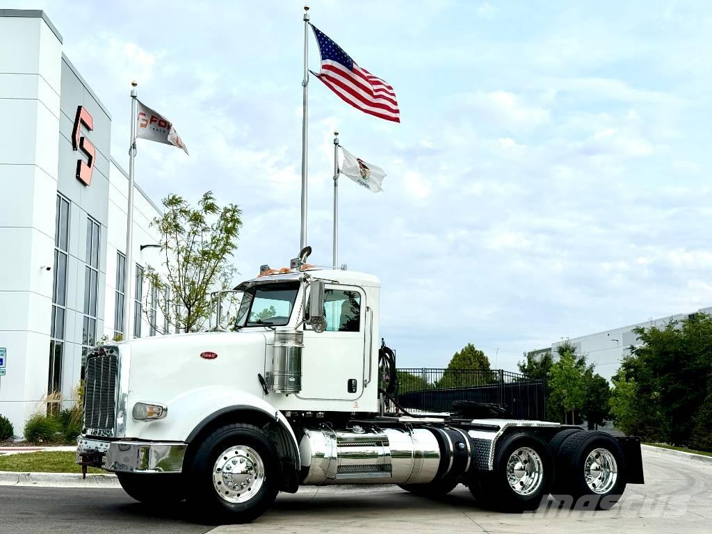 Peterbilt 367 Conventional Trucks / Tractor Trucks