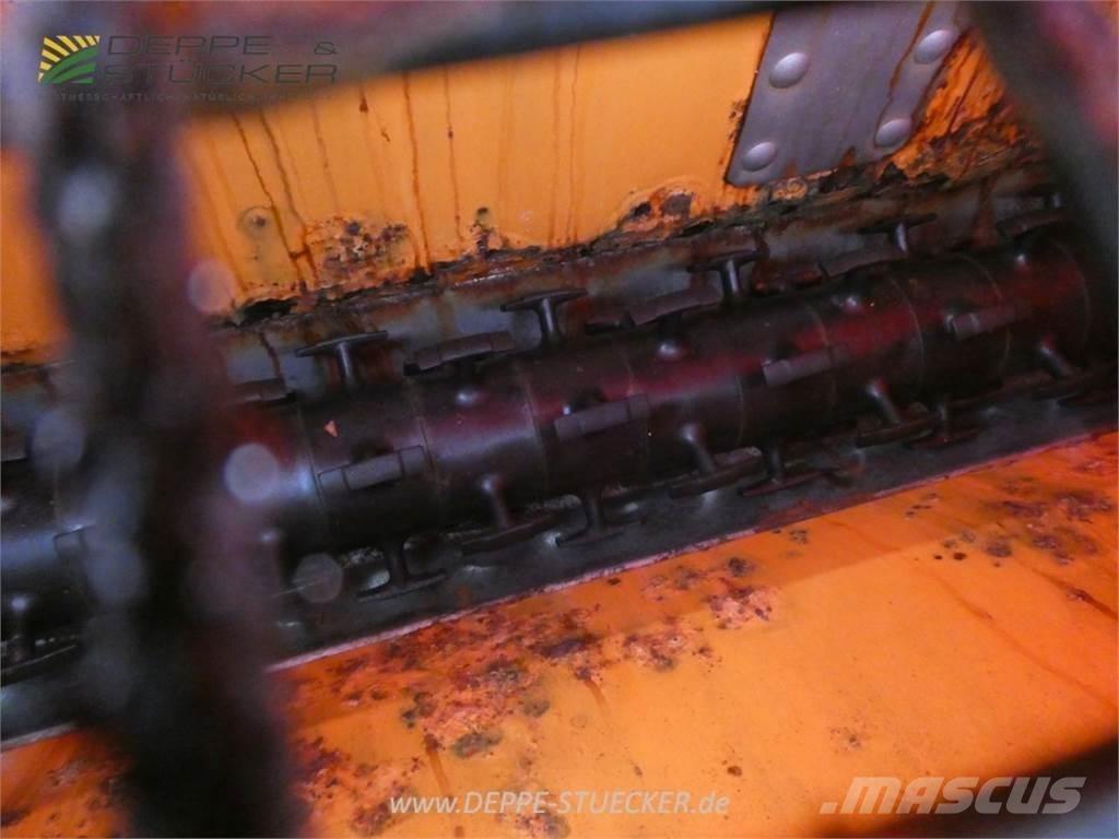 Rauch UKS 120 Sand And Salt Spreaders