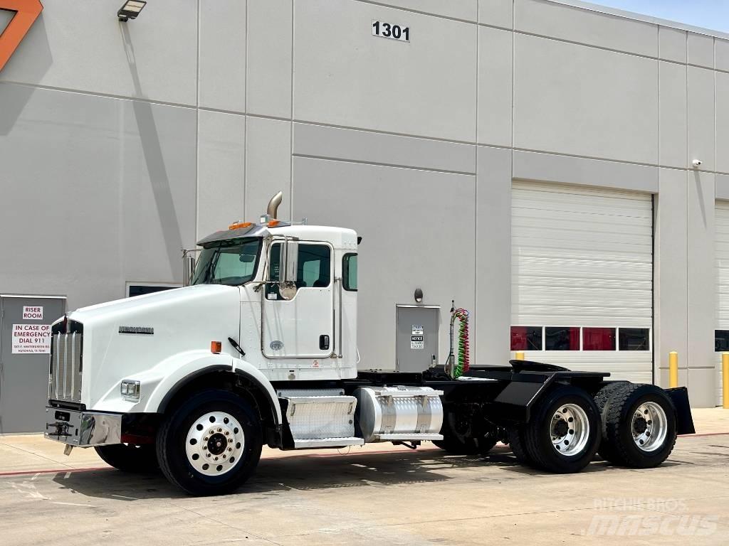 Kenworth T 800 Conventional Trucks / Tractor Trucks