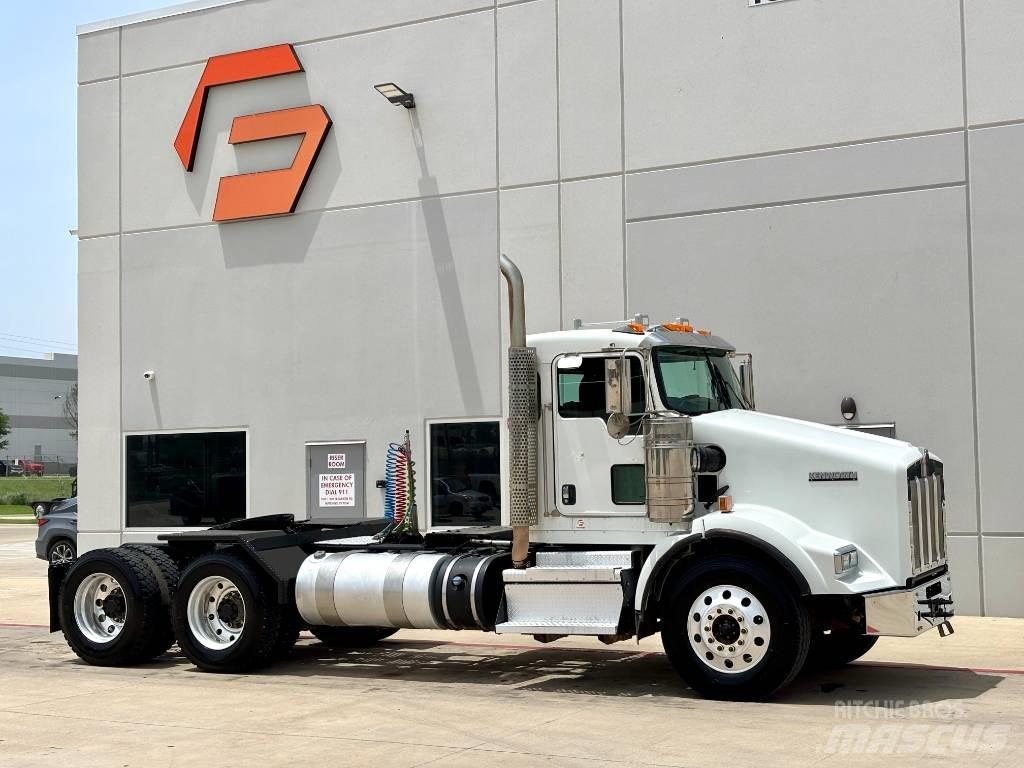 Kenworth T 800 Conventional Trucks / Tractor Trucks