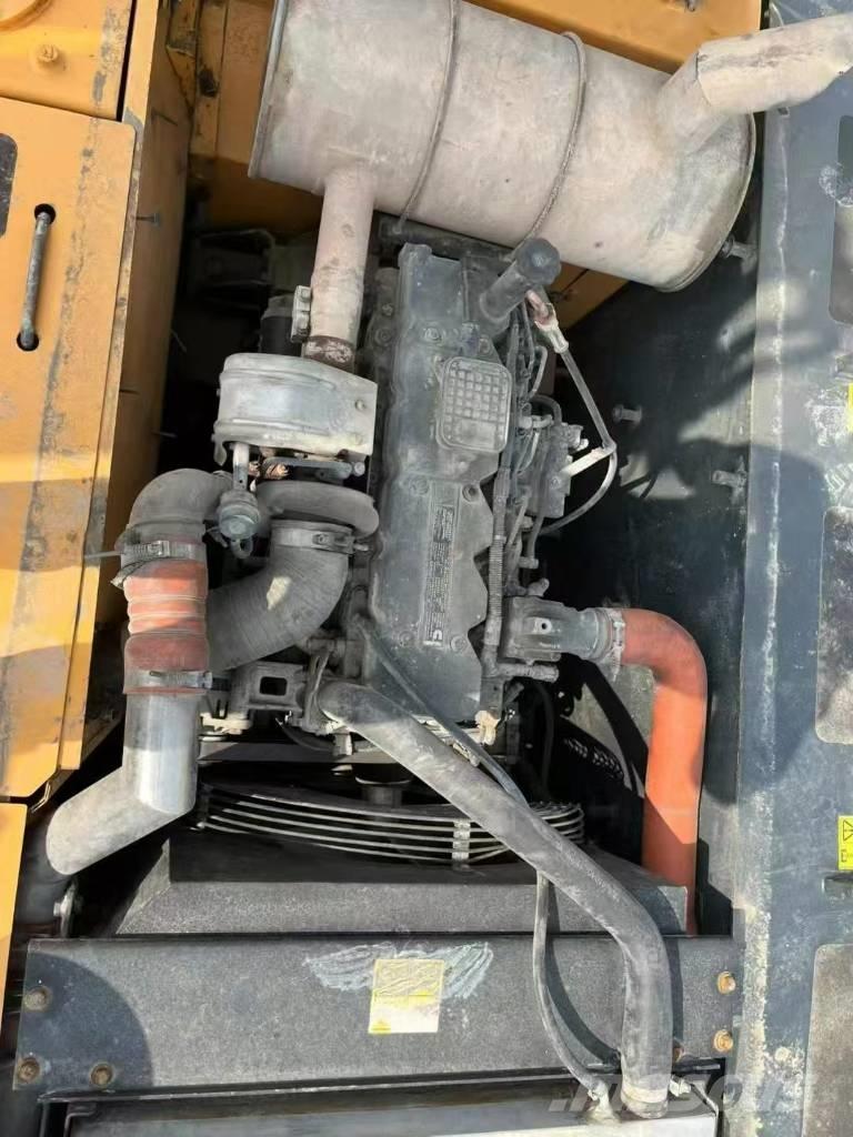 Hyundai 215VS Crawler Excavators