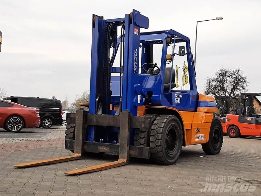 Toyota 5FDF50 Diesel Forklifts