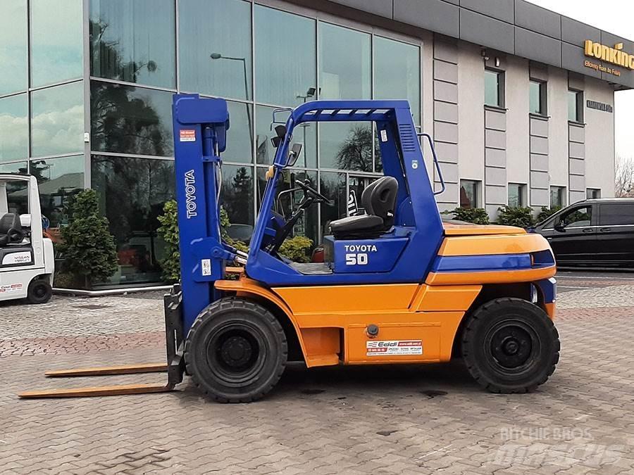 Toyota 5FDF50 Diesel Forklifts