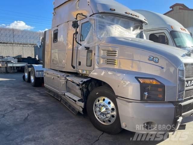 Mack Anthem Conventional Trucks / Tractor Trucks