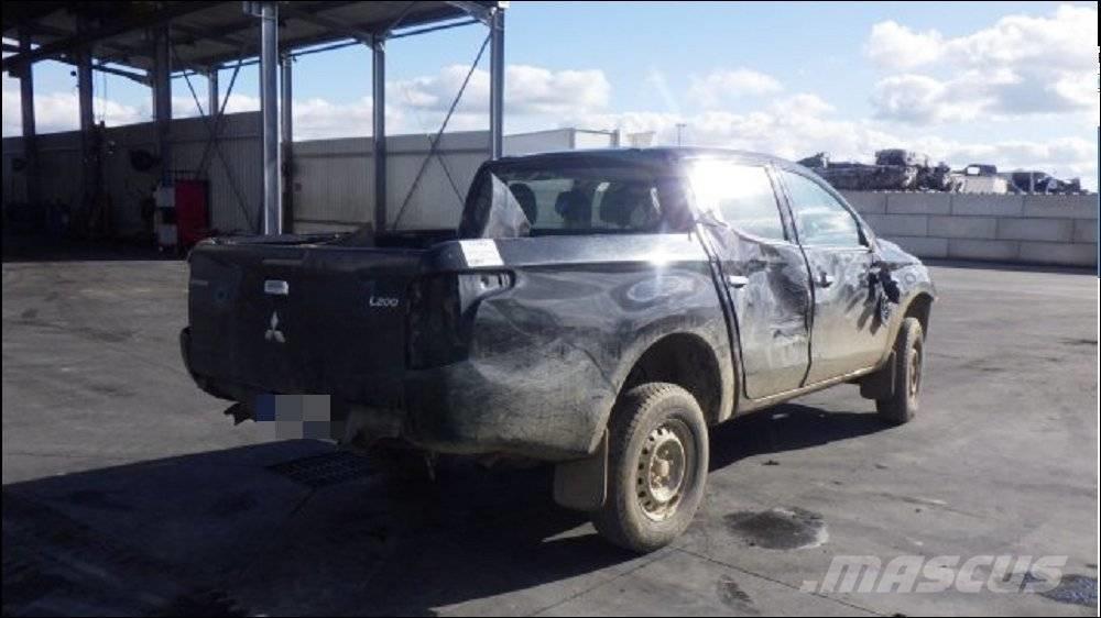 Mitsubishi L 200 4 Pickup Trucks