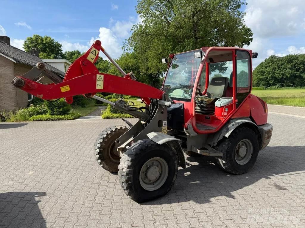 Komatsu WA70-5 Wheel Loaders