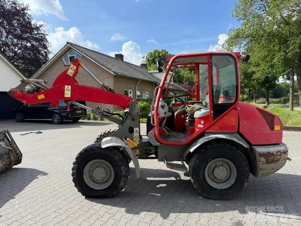 Komatsu WA70-5 Wheel Loaders