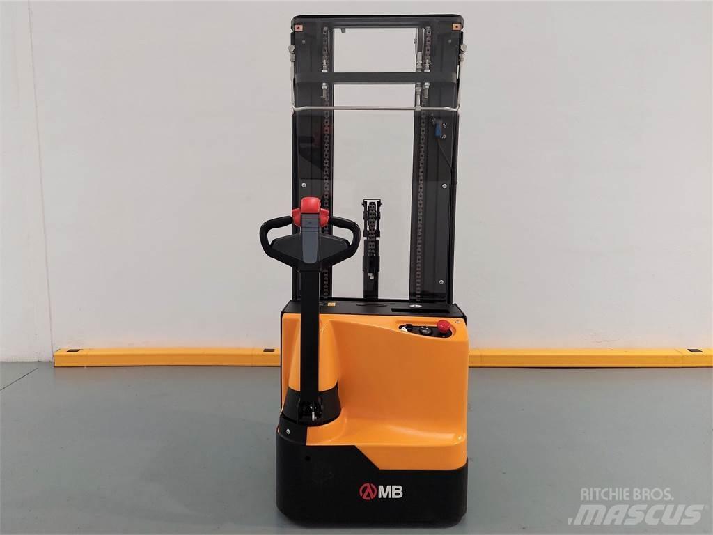  WSA161L Pedestrian stacker