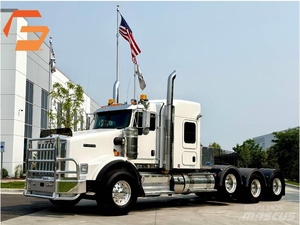 Kenworth T800 Conventional Trucks / Tractor Trucks
