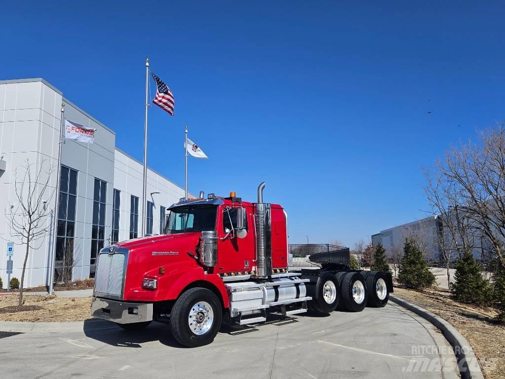 Western Star 4900 SB Conventional Trucks / Tractor Trucks