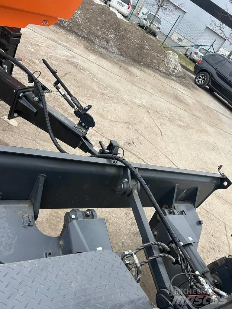 Develon DX 100 W-7 Wheeled Excavators