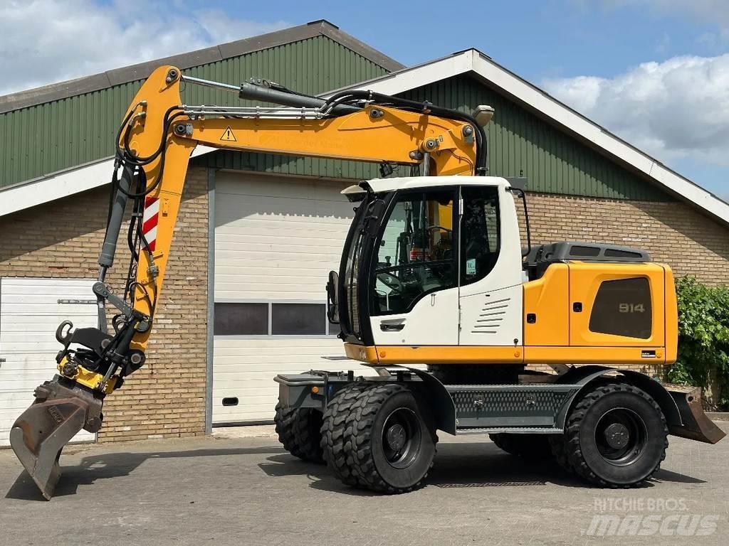 Liebherr A914 Wheeled Excavators