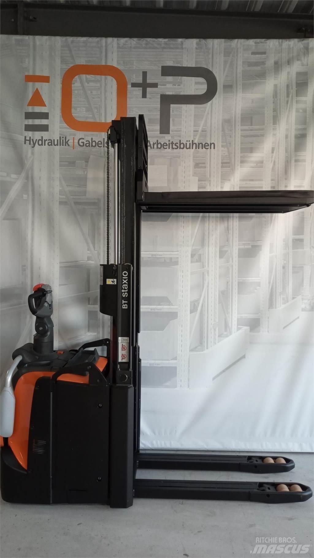 Toyota BT SPE200D Pedestrian stacker