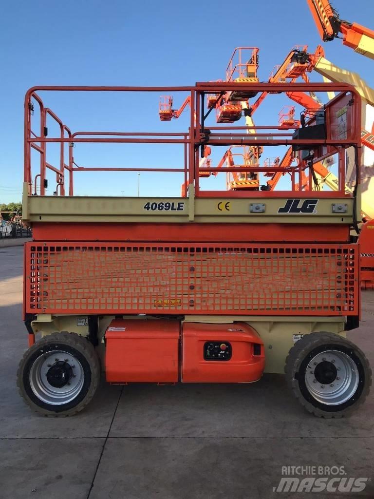 JLG 4069 LE Scissor Lifts