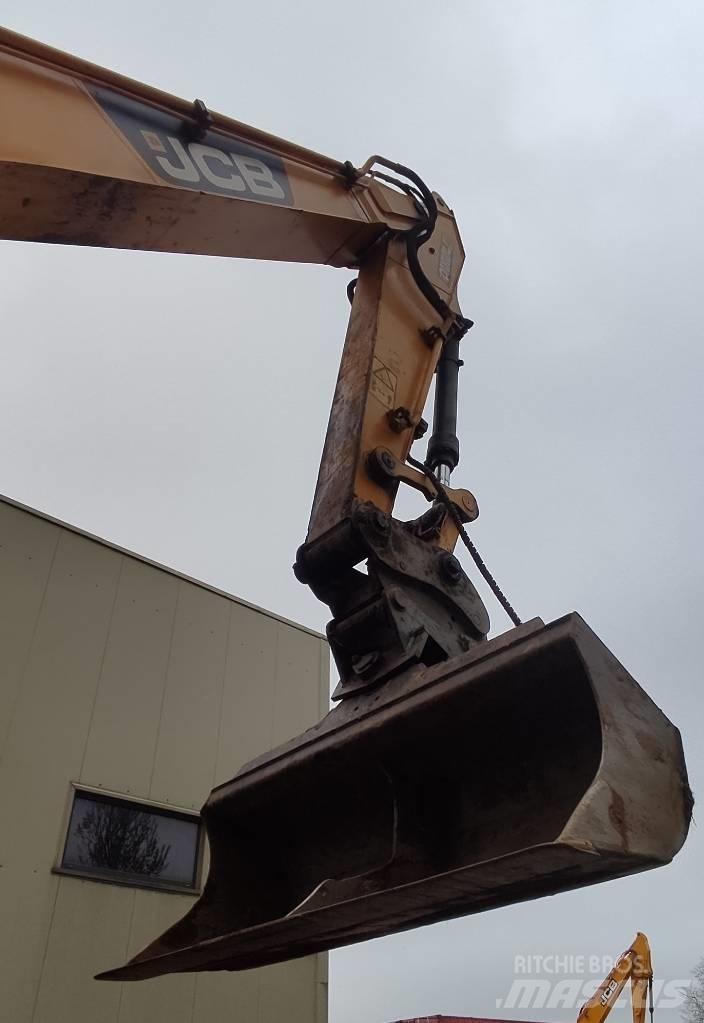 JCB JS 220 LC Crawler Excavators