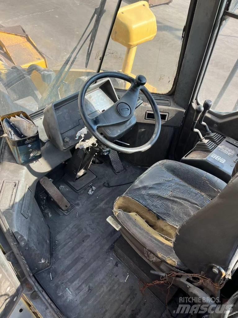Komatsu WA 470 Wheel Loaders