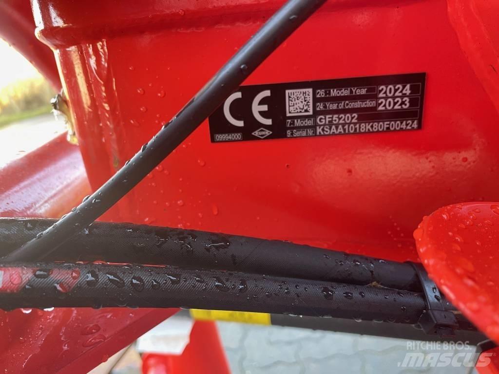 Kuhn GF5202 Rakes and tedders