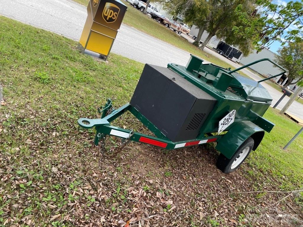 Reeves TAR Kettle Asphalt and Tar Sprayers and Sealers