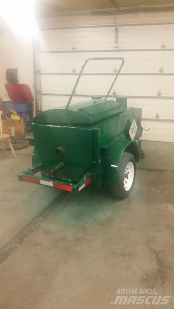 Reeves TAR Kettle Asphalt and Tar Sprayers and Sealers