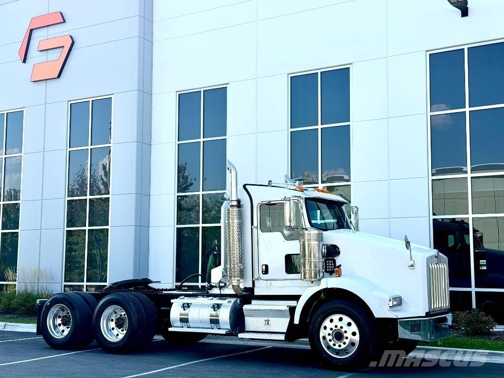 Kenworth T 800 Conventional Trucks / Tractor Trucks