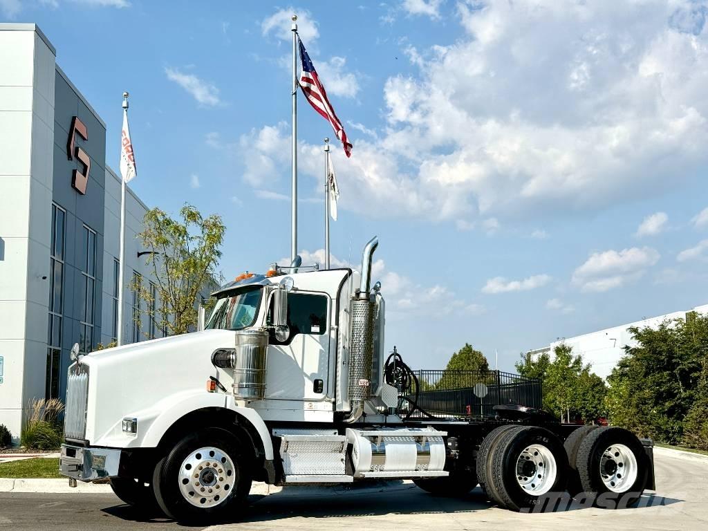 Kenworth T 800 Conventional Trucks / Tractor Trucks