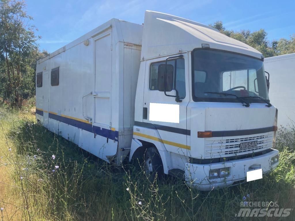 Nissan CAMPER L70 Motor homes and travel trailers