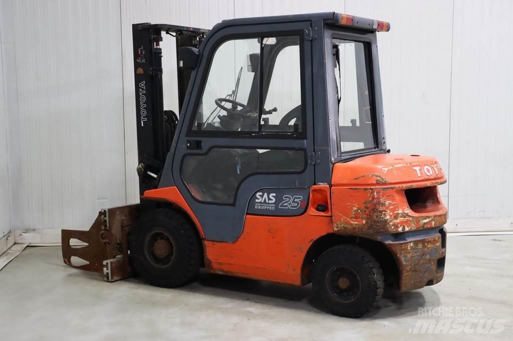Toyota 62-7FDF25 Diesel Forklifts