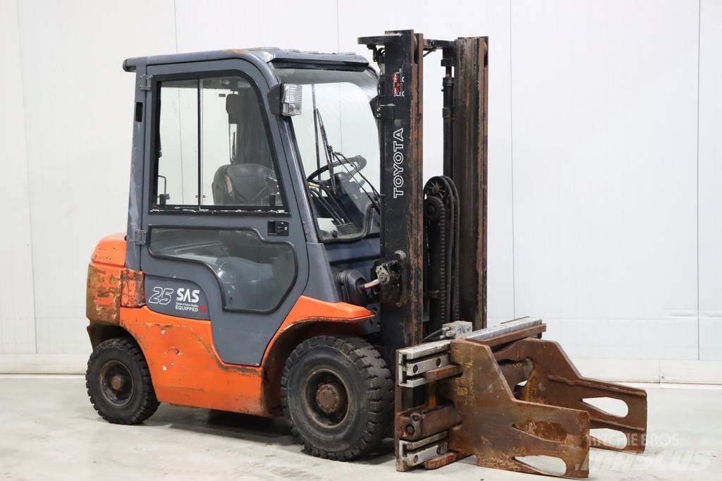 Toyota 62-7FDF25 Diesel Forklifts
