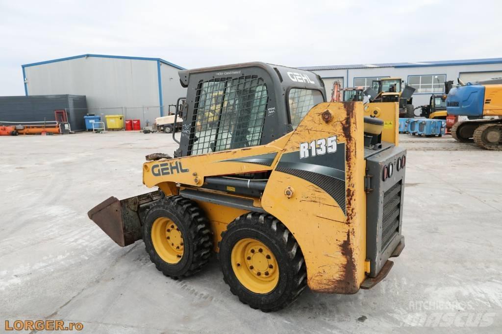 Gehl R 135 Skid Steer Loaders