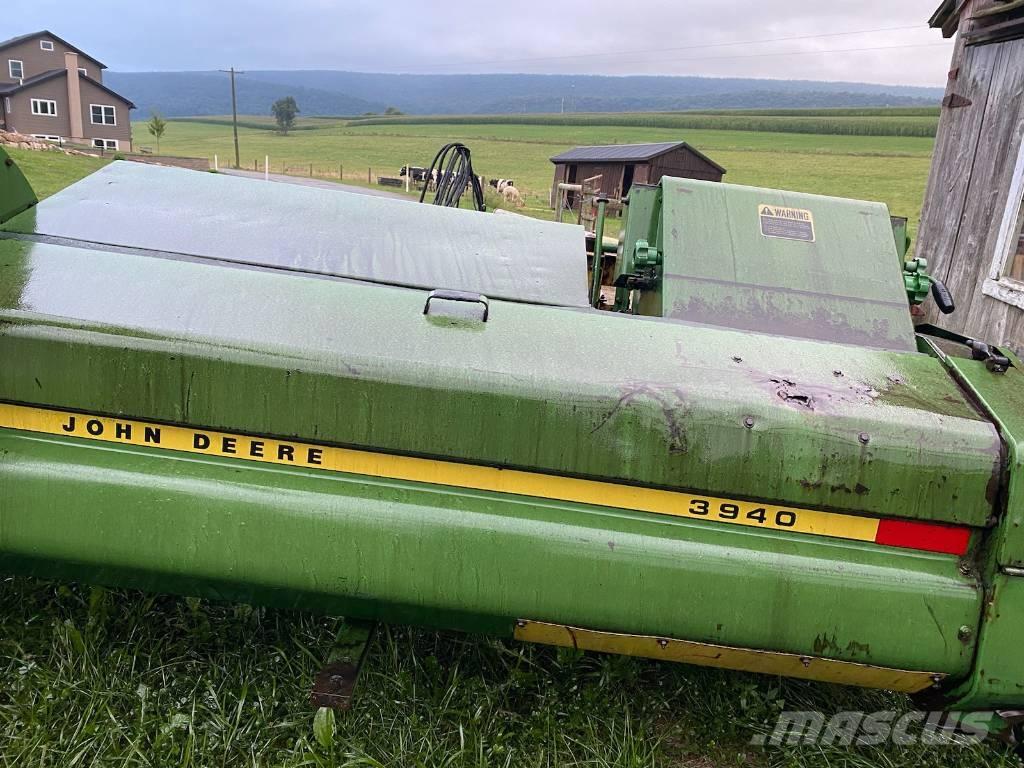 John Deere 3940 Forage Harvester