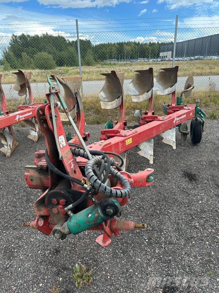 Kverneland EM85 Reversible ploughs