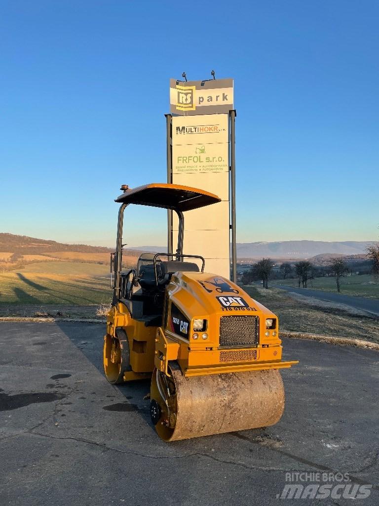 CAT CB 24 Single drum rollers