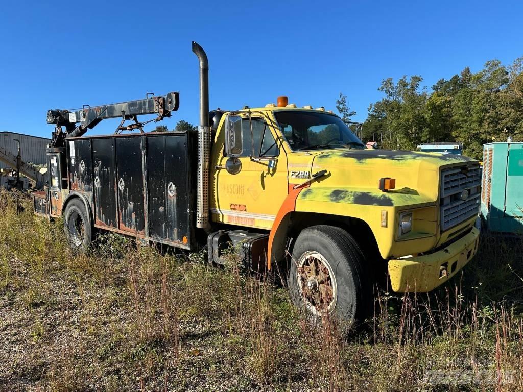 Ford F700 Work Trucks / Municipal