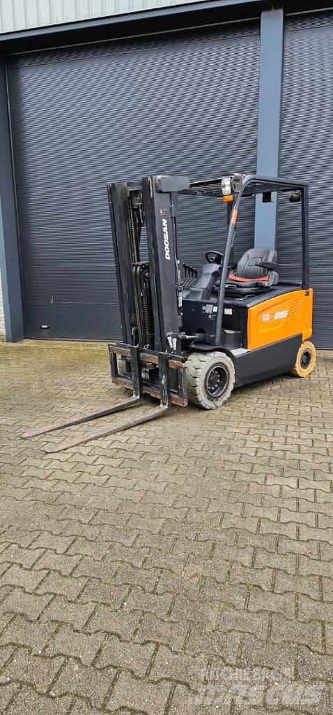 Doosan B 25 X-7 Electric Forklifts