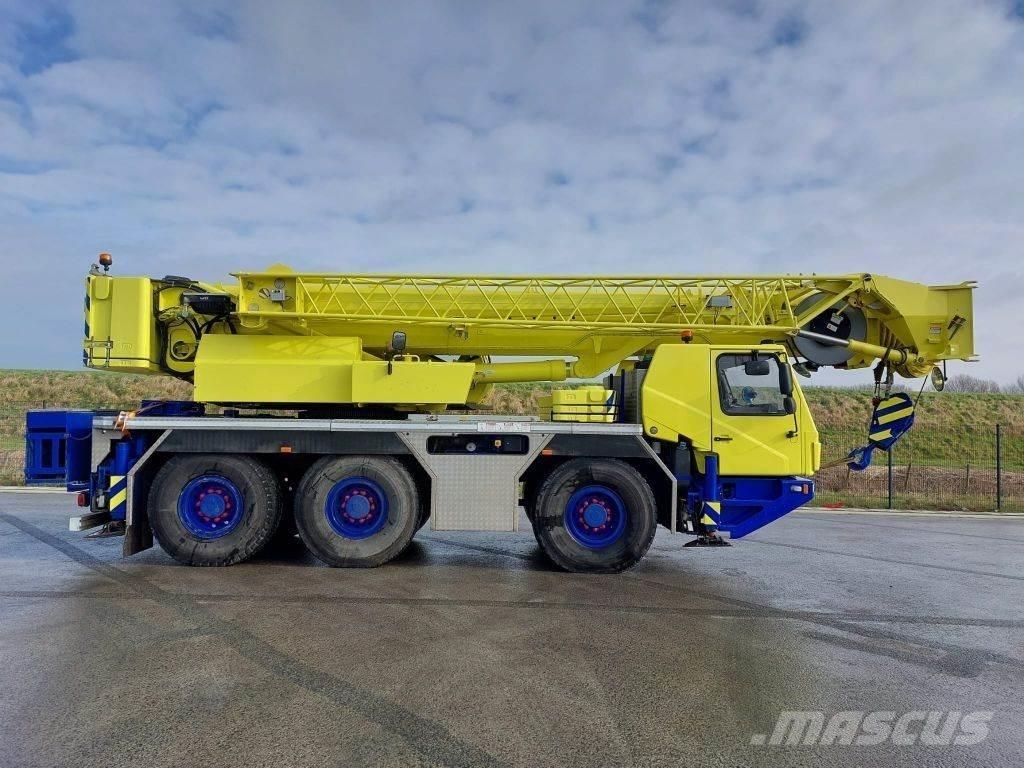 Grove GMK3060 Mobile and all terrain cranes