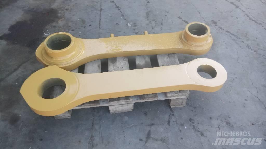 CAT 245 Booms and dippers