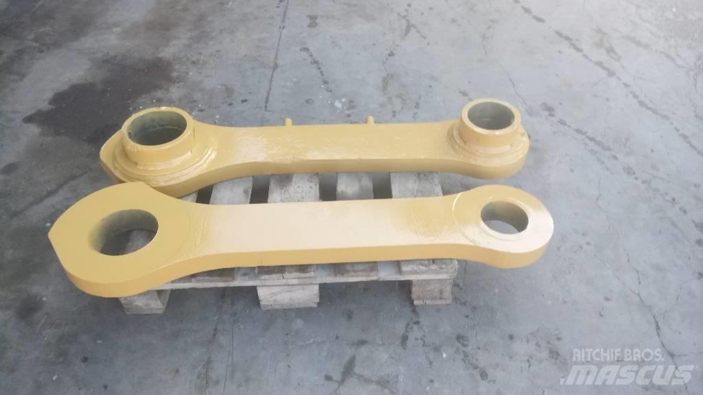 CAT 245 Booms and dippers