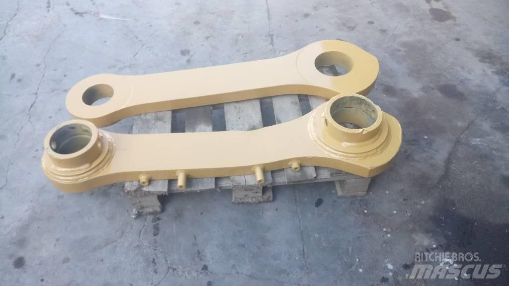 CAT 245 Booms and dippers