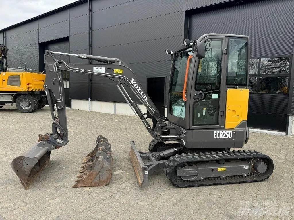 Volvo ECR25D Mini Excavators <7t (Mini Diggers)