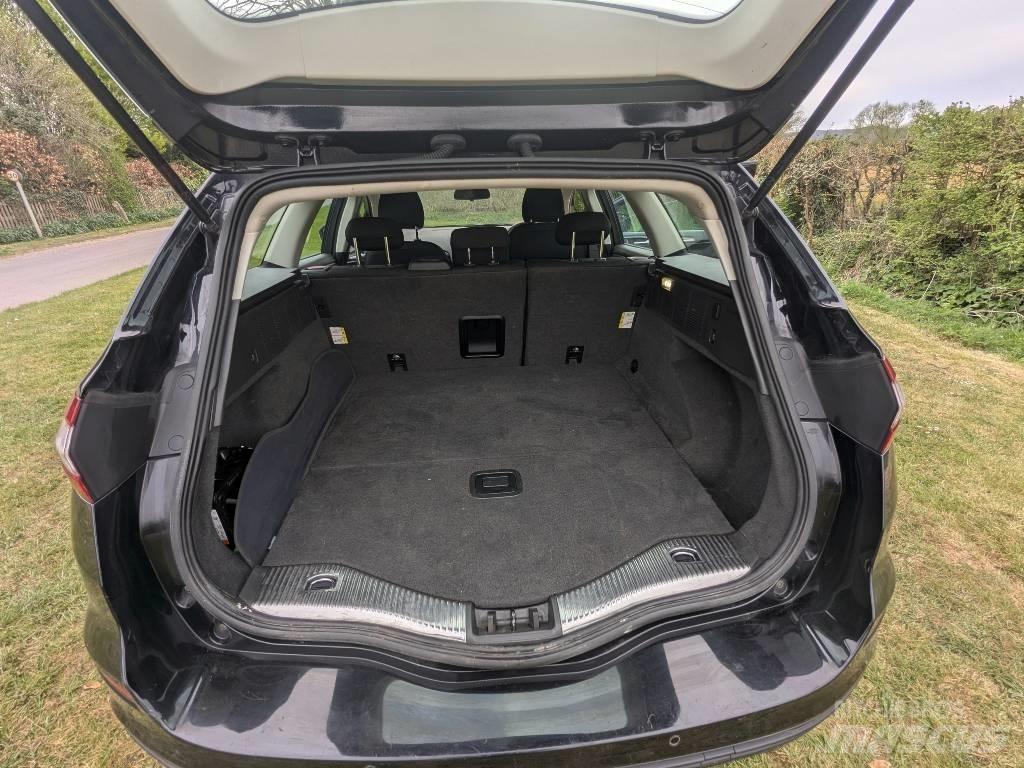 Ford Mondeo Automobiles / SUVS