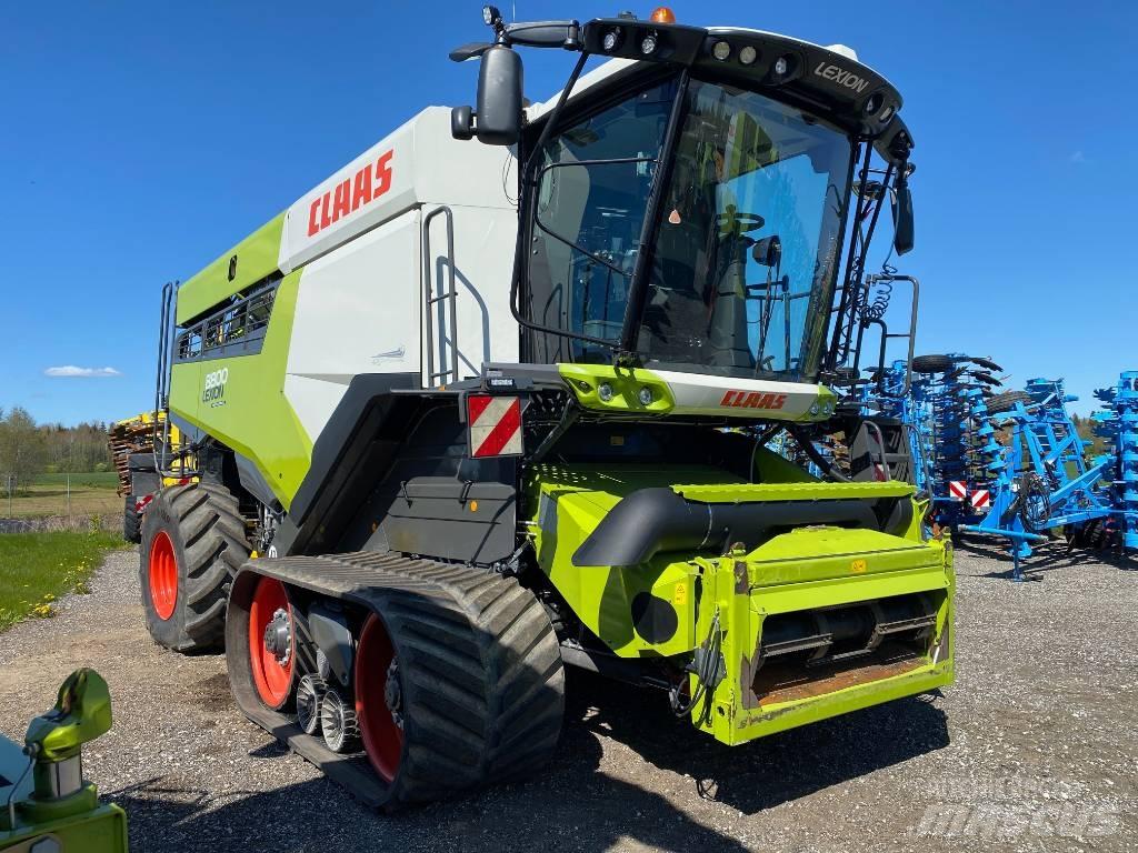 CLAAS Lexion 8800 TT Combine Harvesters