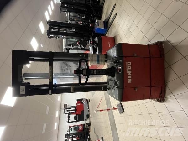 Manitou ES 513 Self Propelled Stackers