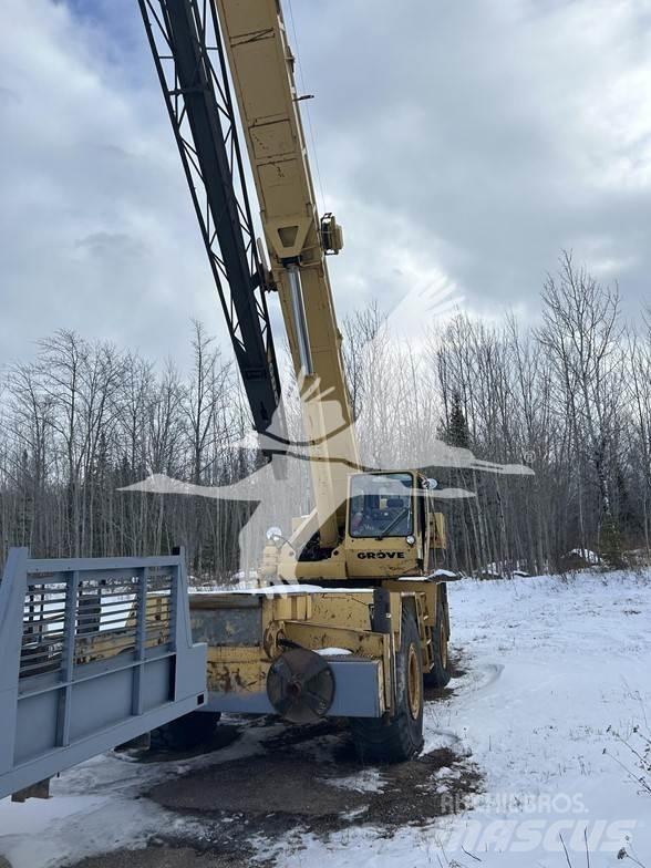 Grove RT740B Rough Terrain Cranes