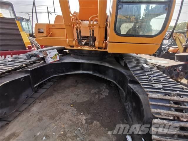 Hyundai 340 Crawler Excavators