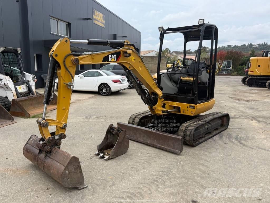 CAT 302.7 CR Mini Excavators <7t (Mini Diggers)