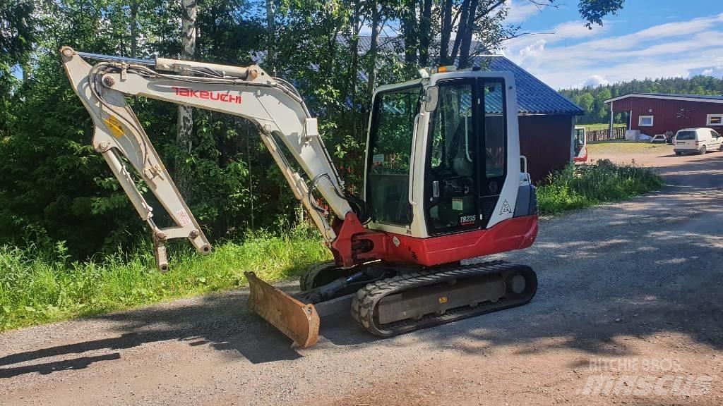 Takeuchi TB235 Mini Excavators <7t (Mini Diggers)