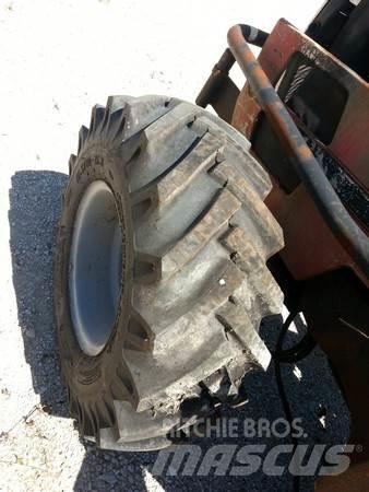  Pneus 11.5-15.3 Tires, wheels and rims