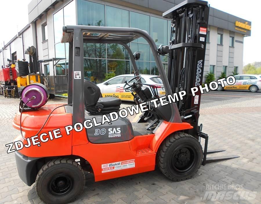 Toyota 02-7FGF30 LPG trucks