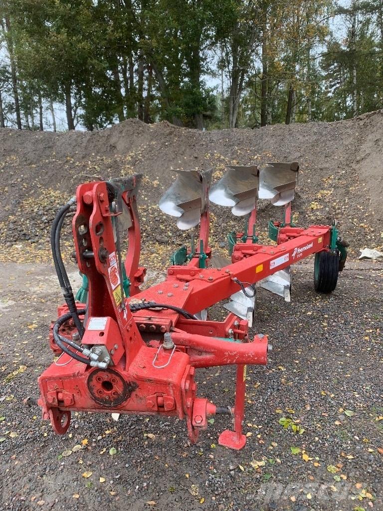Kverneland EM85 Reversible ploughs